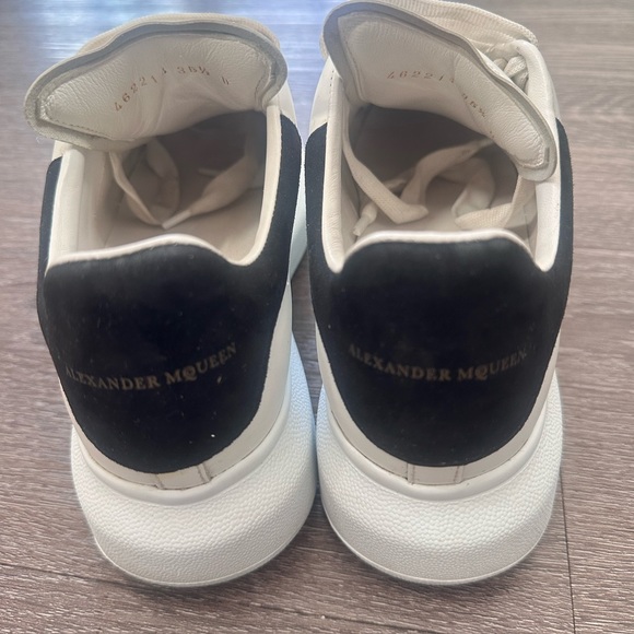 Alexander McQueen Oversized Sneakers - Picture 3 of 5